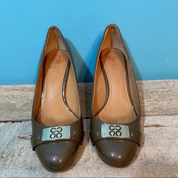 Coach  Whitney patent‎ leather heels in size 7.5 - Picture 2 of 13